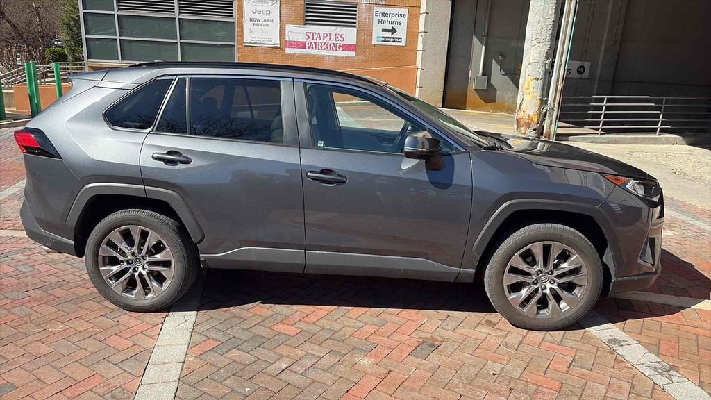 Used 2020 Toyota RAV4 XLE Premium image 2