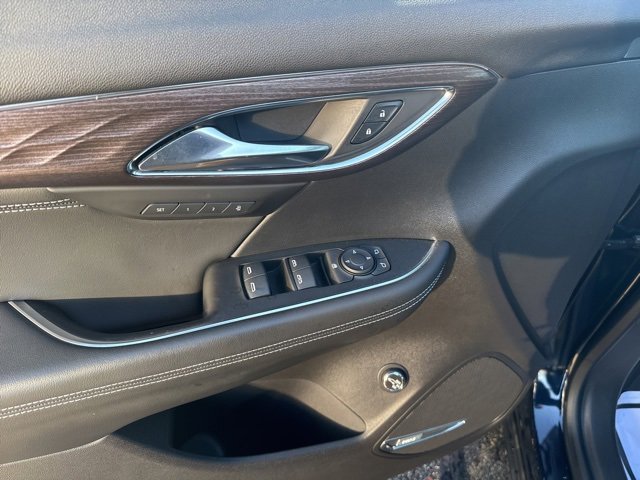 Used 2021 Buick Envision Avenir w/ Technology Package II image 10