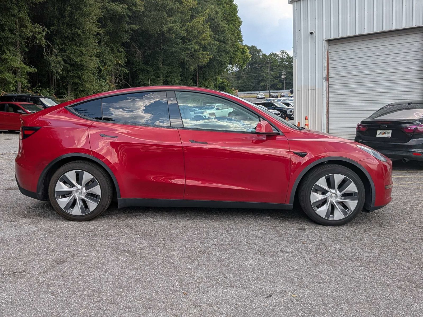Used 2021 Tesla Model Y Long Range AWD/4WD image 3