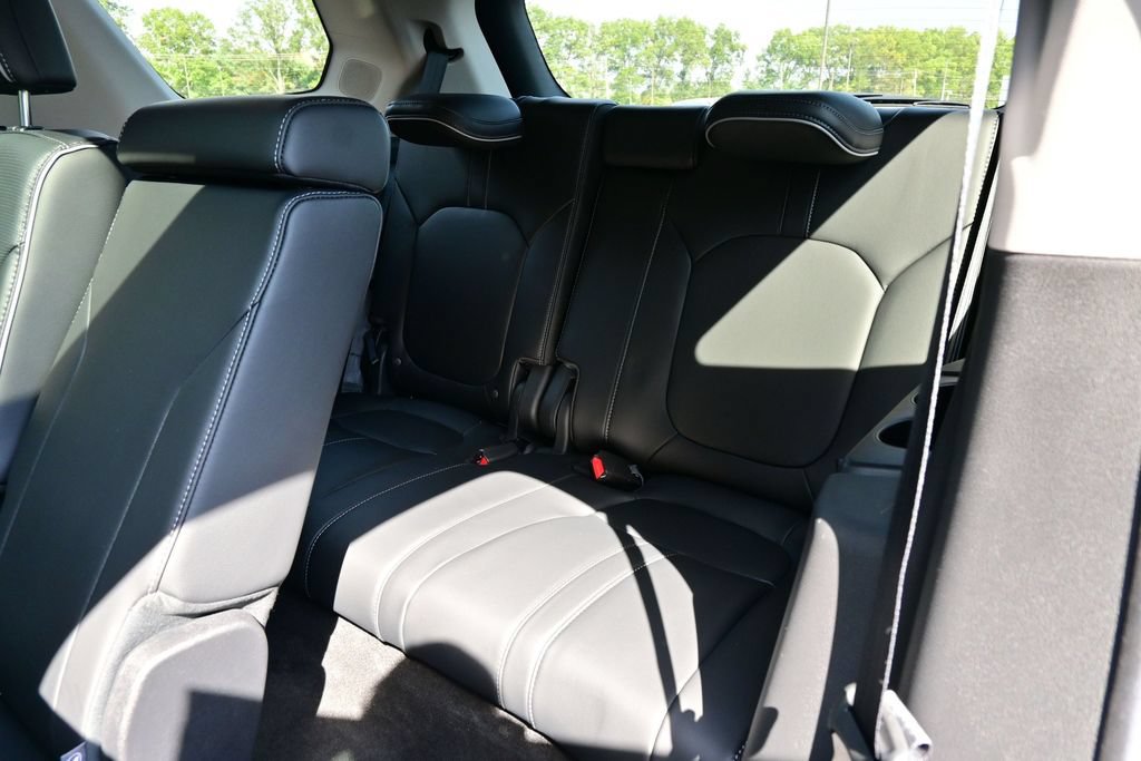 Used 2025 Honda Pilot Elite image 15