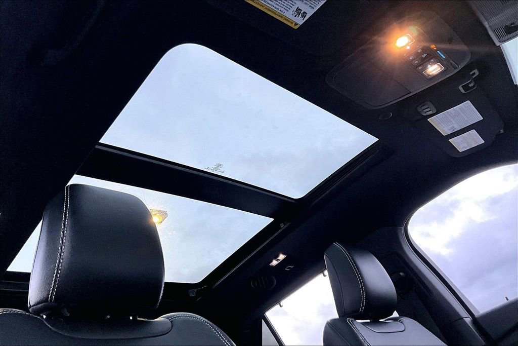 Used 2023 Ford Explorer ST w/ Equipment Group 401A image 17