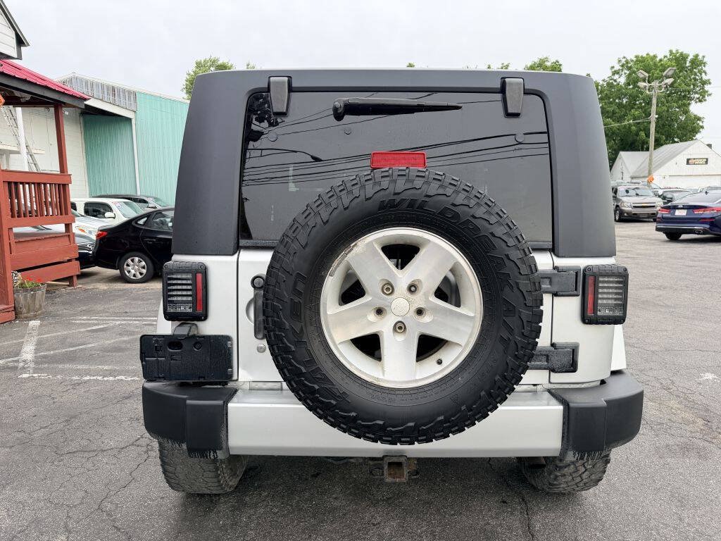Used 2008 Jeep Wrangler Sahara w/ PWR Convenience Group AWD/4WD image 4
