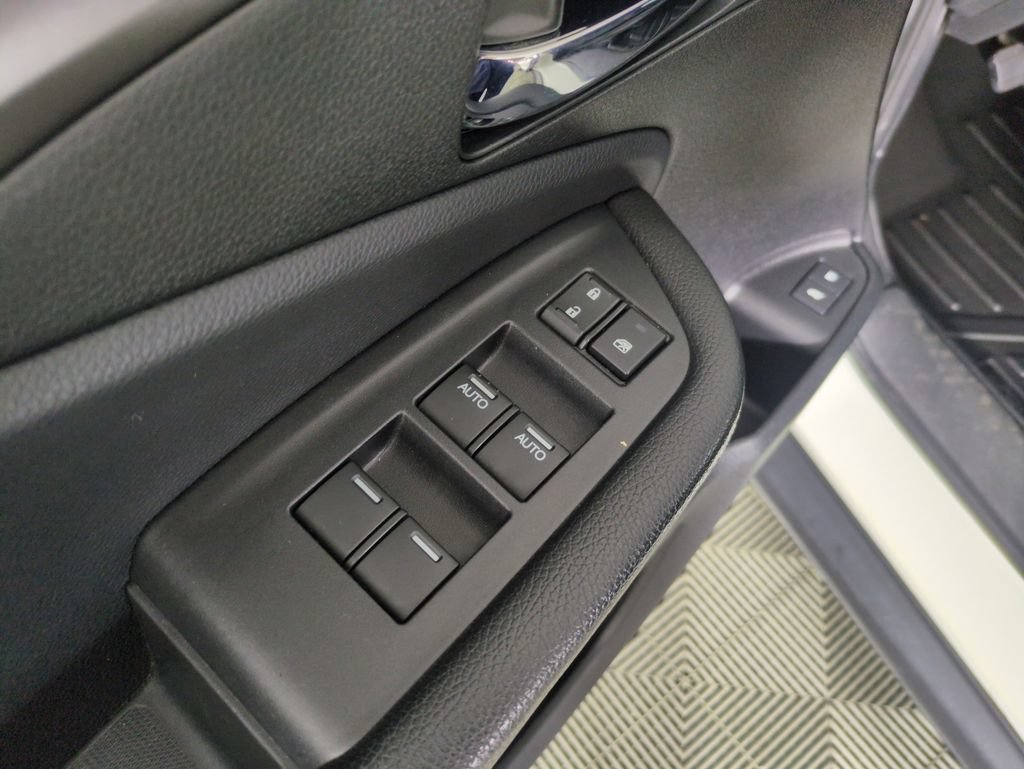 Used 2017 Honda Pilot EX-L image 11