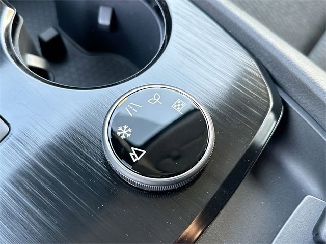 Used 2025 Nissan Rogue SV image 15