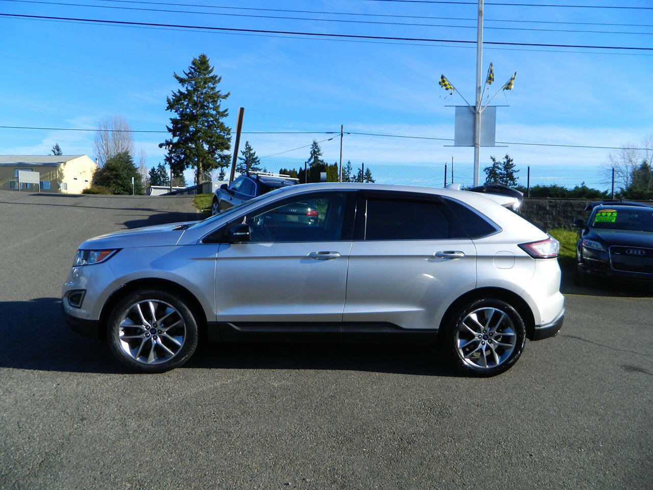 Used 2016 Ford Edge Titanium w/ Equipment Group 302A image 5