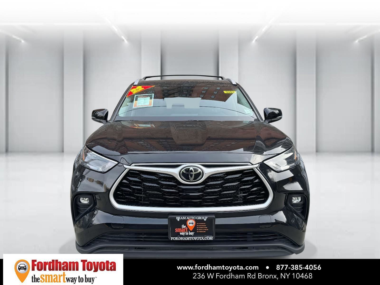 Used 2022 Toyota Highlander XLE image 2