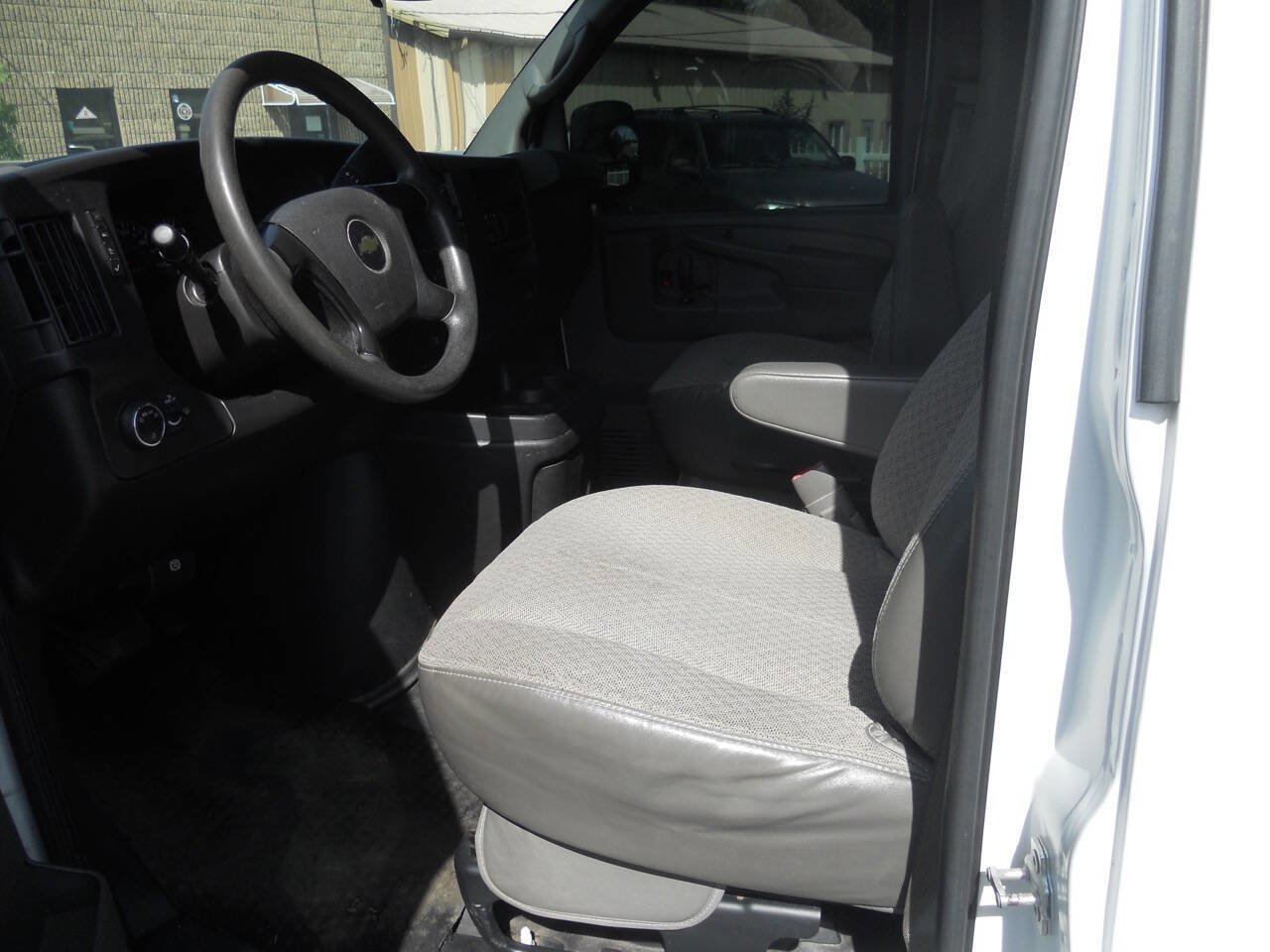 Used 2013 Chevrolet Express 2500 RWD image 22