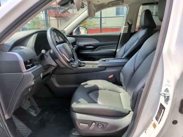Used 2024 Toyota Grand Highlander XLE image 16