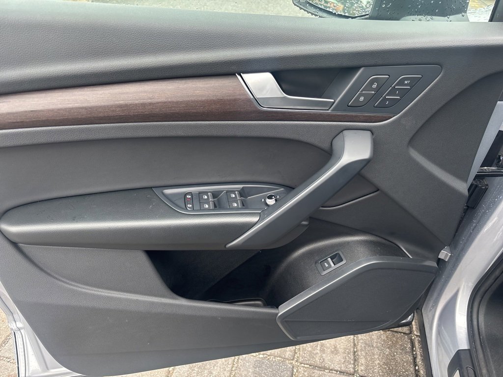 Used 2024 Audi Q5 2.0T Premium image 8