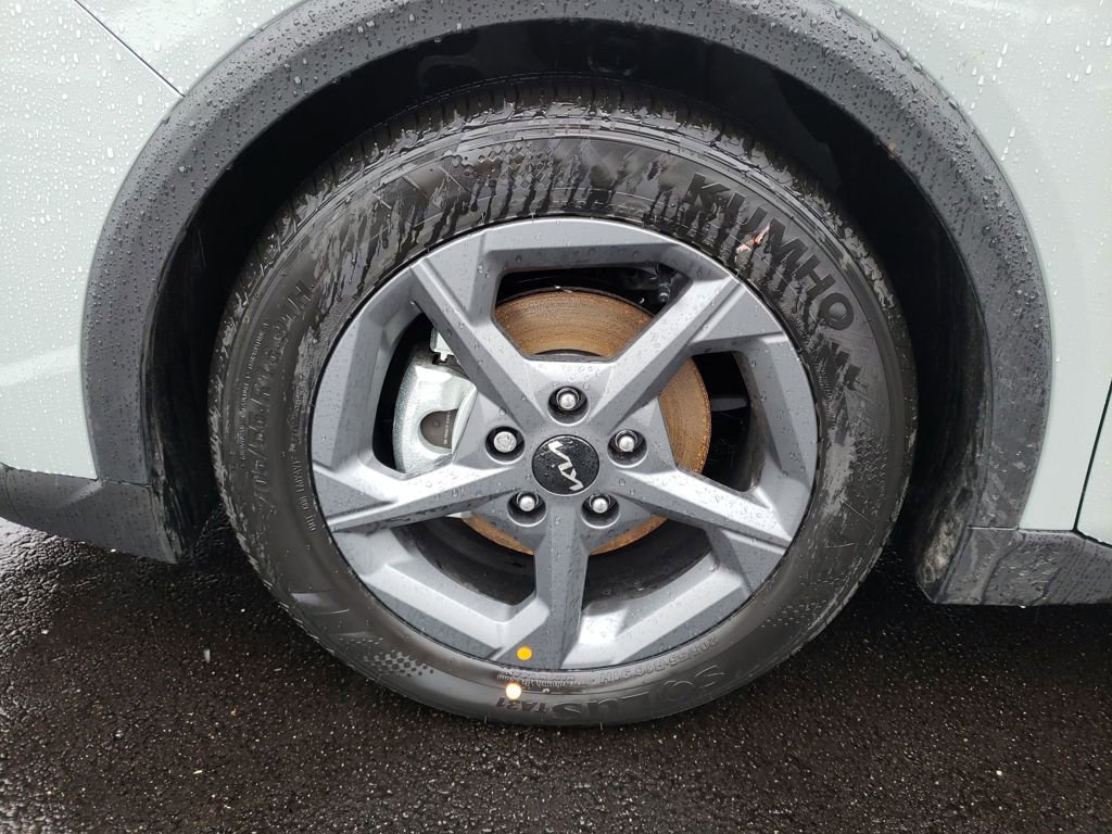 New 2025 Kia K4 LXS image 24