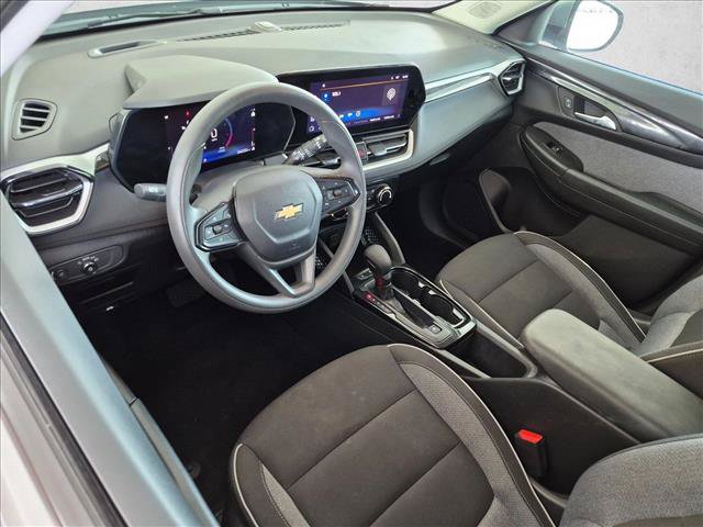 Used 2025 Chevrolet TrailBlazer LT FWD image 9