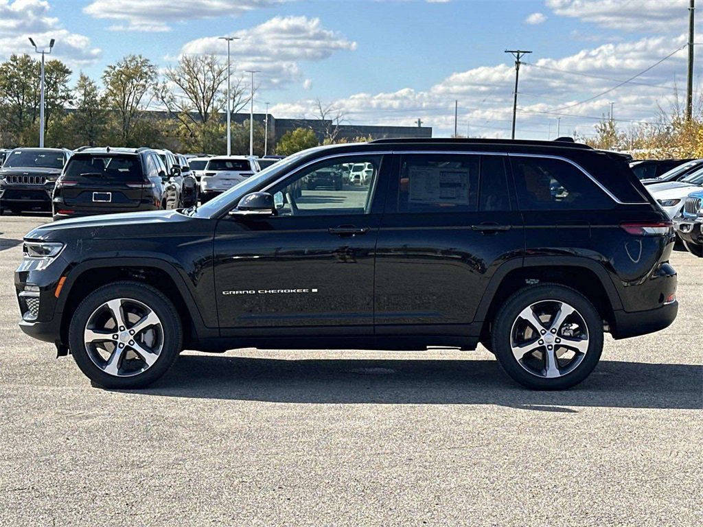 New 2025 Jeep Grand Cherokee Limited image 4