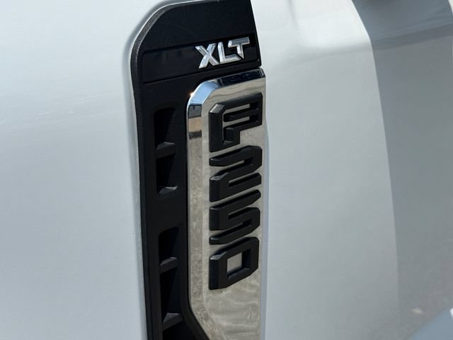 Used 2023 Ford F250 XLT w/ FX4 Off-Road Package AWD/4WD image 6