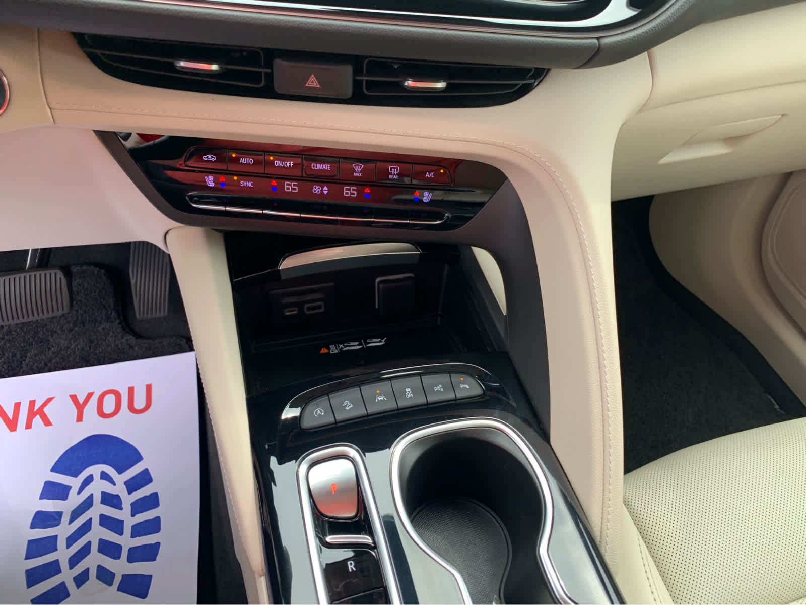 Used 2023 Buick Envision Avenir AWD/4WD image 19