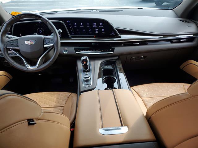 Certified 2023 Cadillac Escalade Premium Luxury AWD/4WD image 38