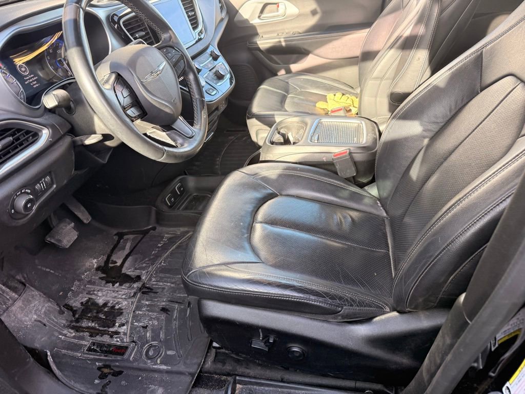 Used 2018 Chrysler Pacifica Touring-L Plus w/ S Appearance Package image 11