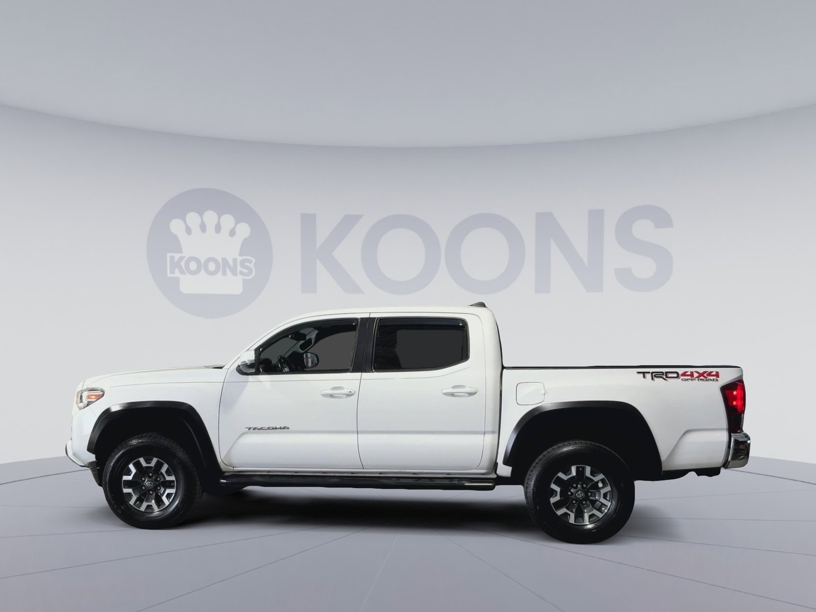 Used 2019 Toyota Tacoma TRD Off-Road AWD/4WD image 7
