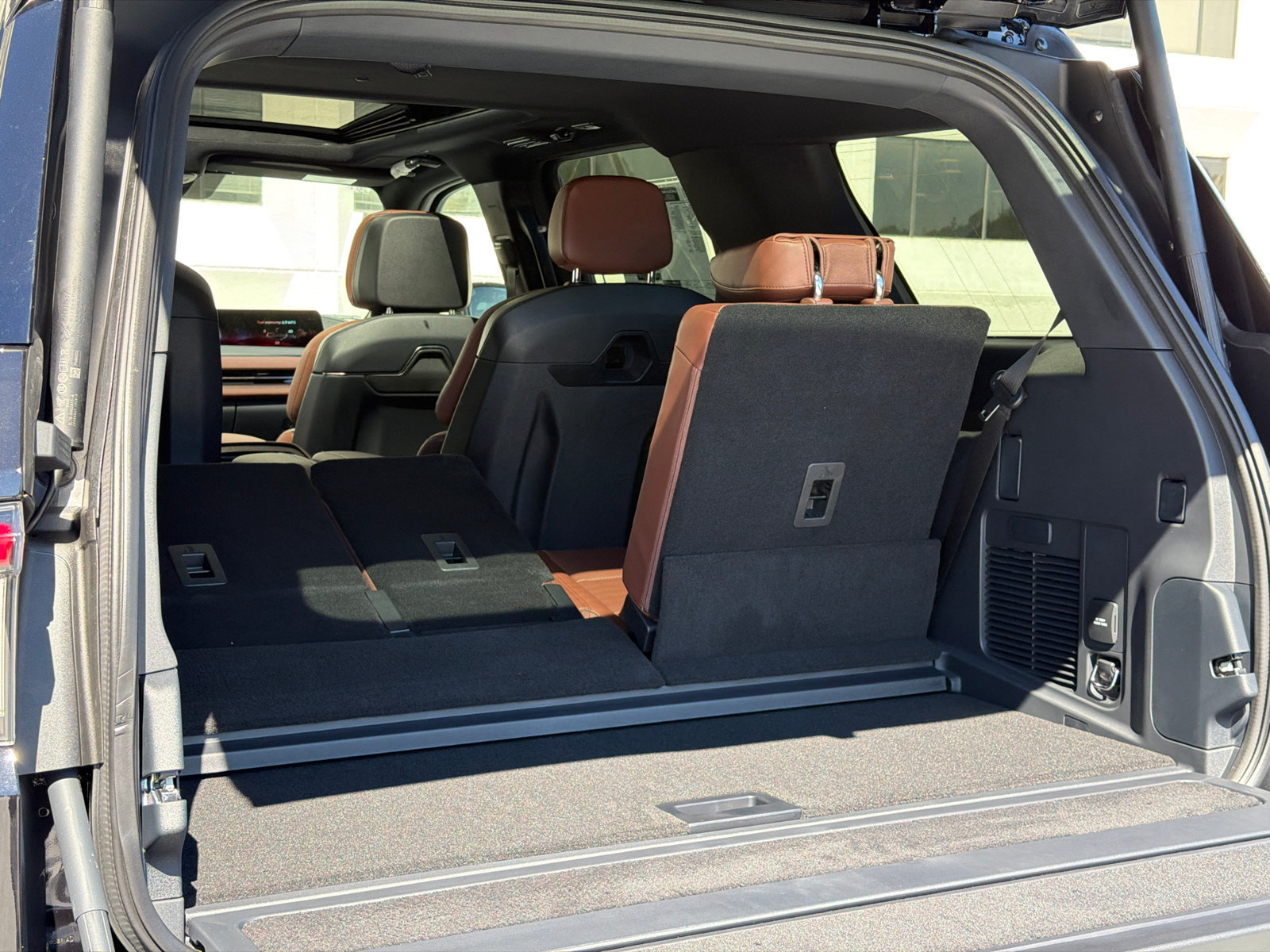 New 2027 Lincoln Navigator Reserve AWD/4WD image 8