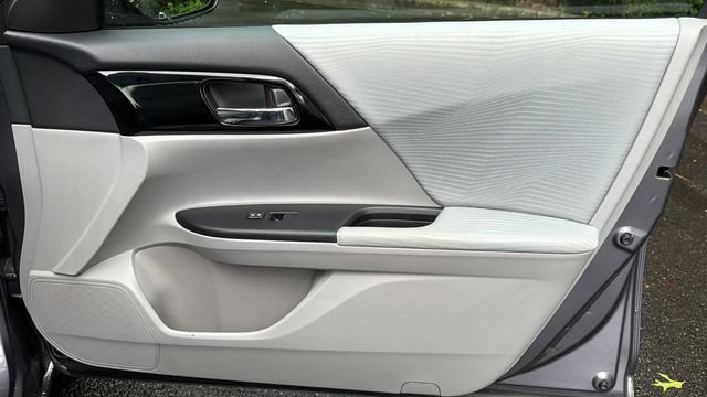 Used 2017 Honda Accord LX image 14