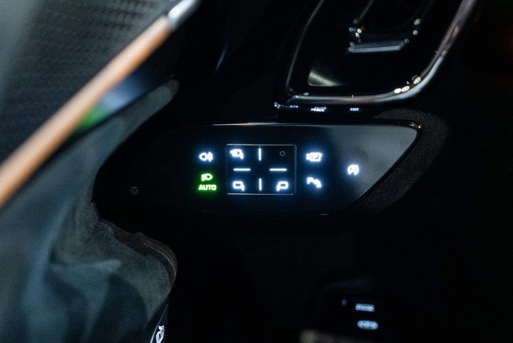 Certified 2022 Ferrari Roma image 31