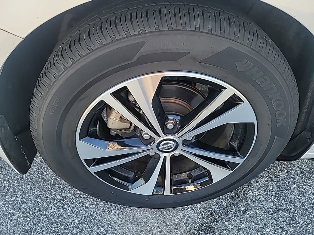 Used 2022 Nissan Sentra SV w/ All-Weather Package image 4