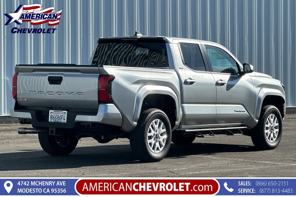 Used 2025 Toyota Tacoma SR5 AWD/4WD image 4