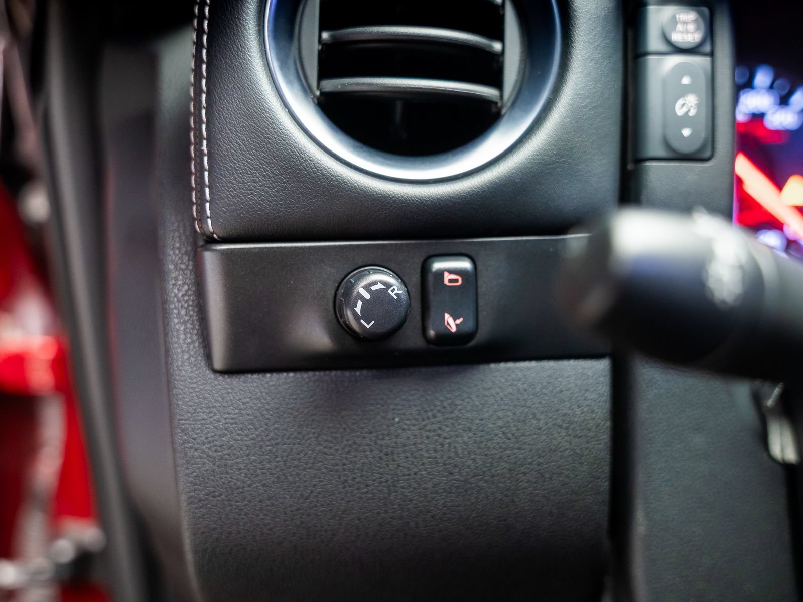Used 2014 Nissan GT-R Premium AWD/4WD image 59
