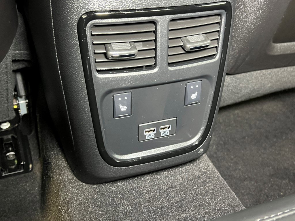 Certified 2023 Chrysler 300 C image 20