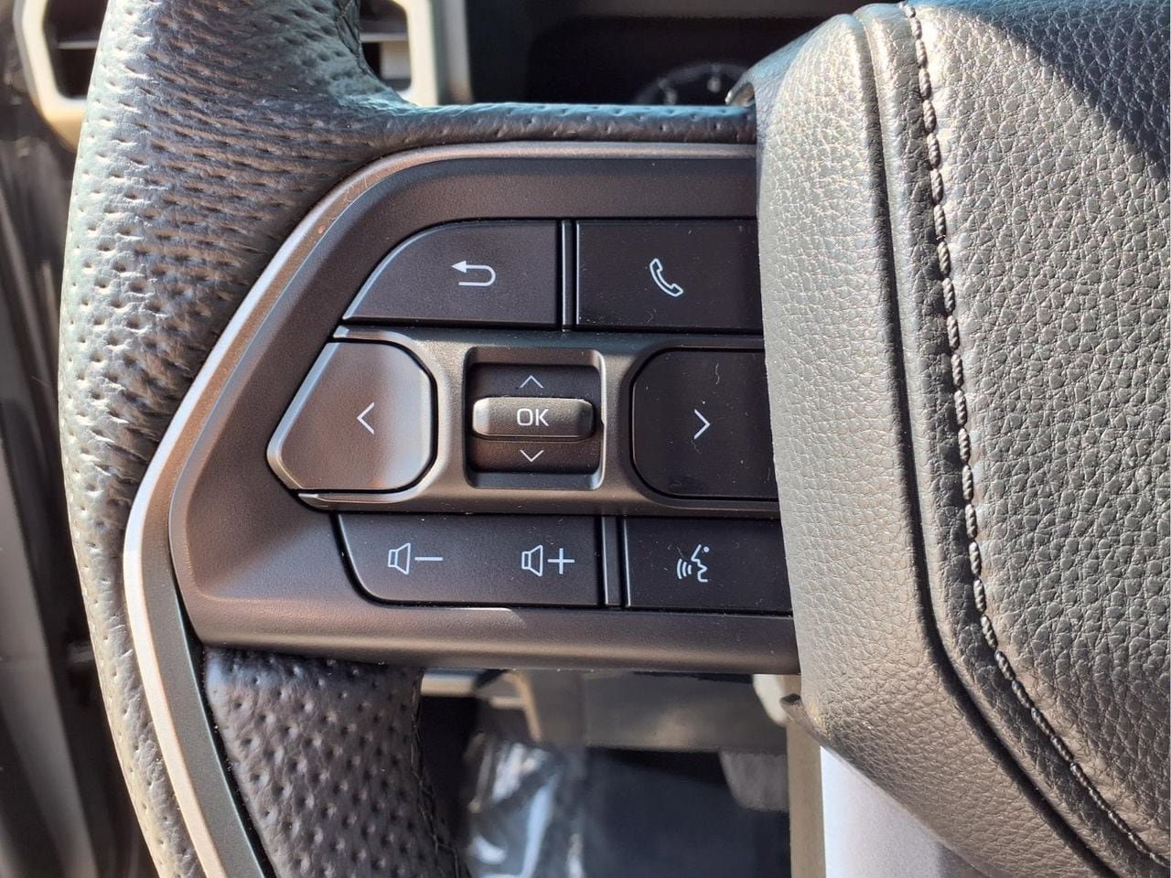 Certified 2024 Toyota Tacoma TRD Off-Road w/ TRD Off Road Upgrade Package AWD/4WD image 26