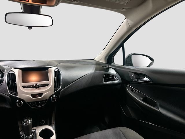 Used 2018 Chevrolet Cruze LS image 21