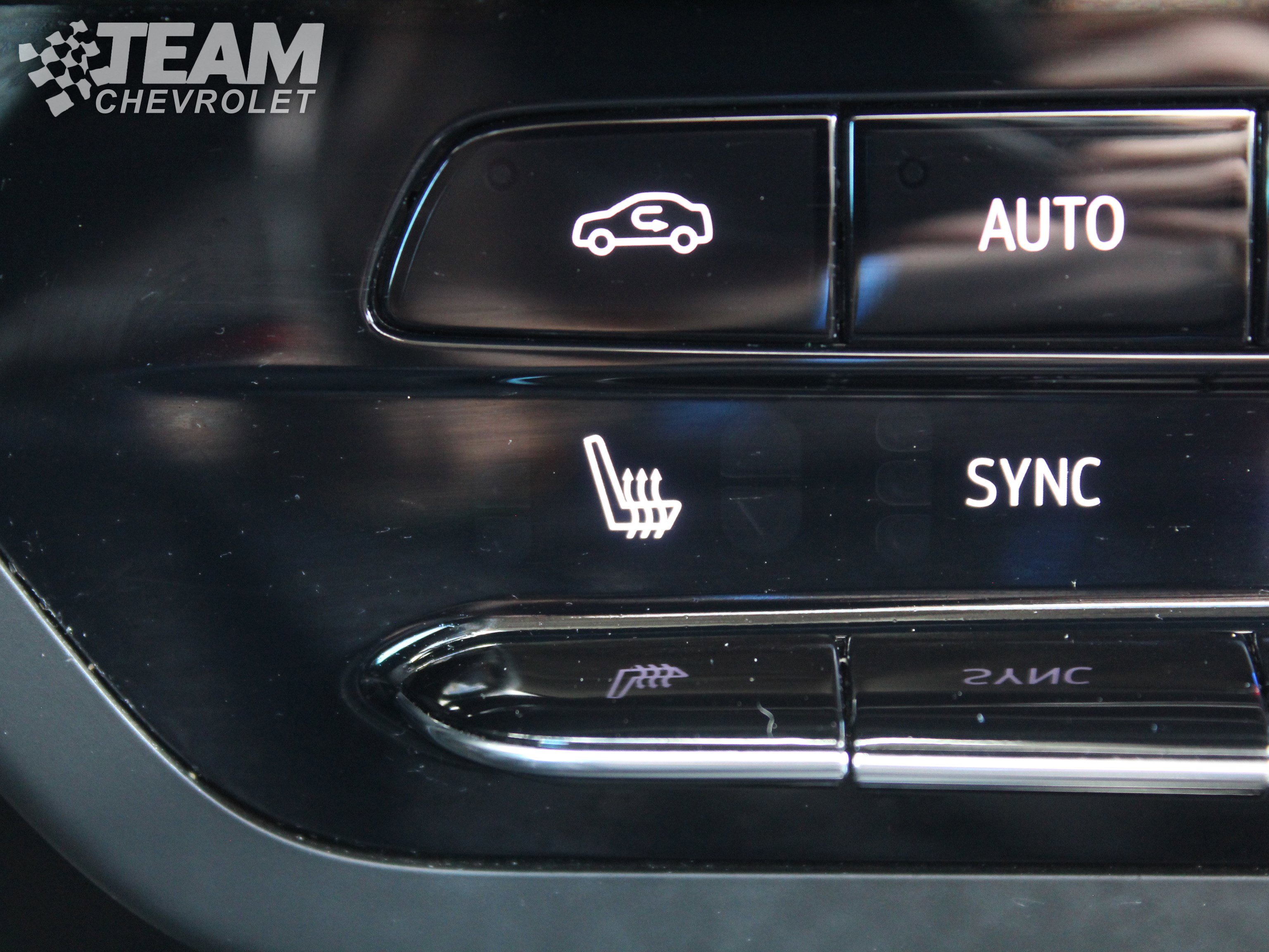 Used 2023 Buick Envision Essence w/ Sport Touring Package AWD/4WD image 18
