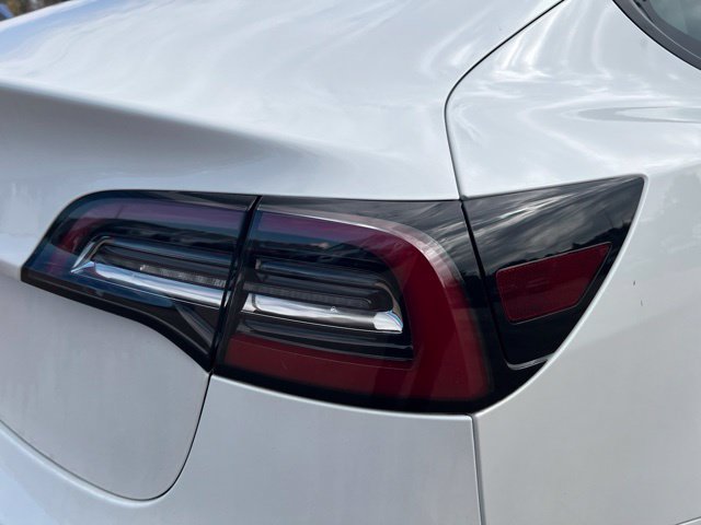 Used 2021 Tesla Model 3 Standard Range Plus RWD image 9