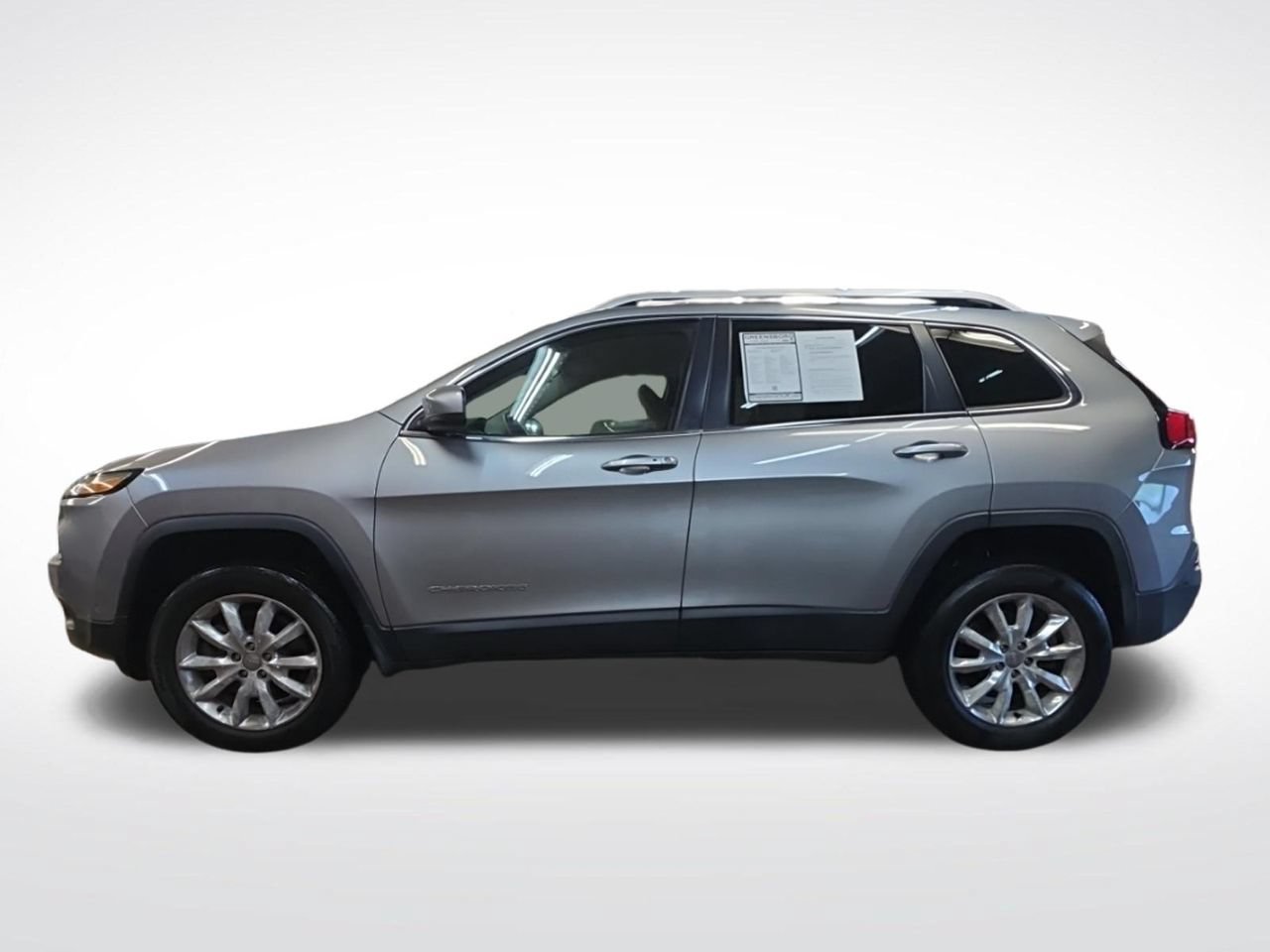 Used 2015 Jeep Cherokee Limited w/ Luxury Group AWD/4WD image 4