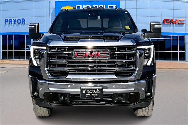 Used 2024 GMC Sierra 2500 SLT w/ SLT Convenience Package image 2