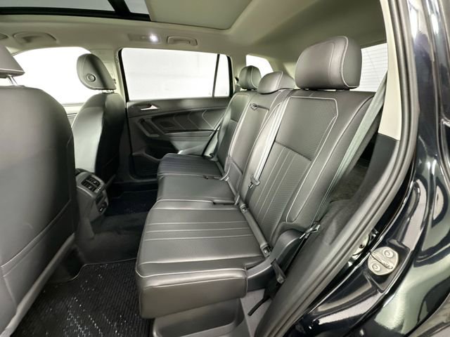 Used 2022 Volkswagen Tiguan SE w/ Panoramic Sunroof Package image 26