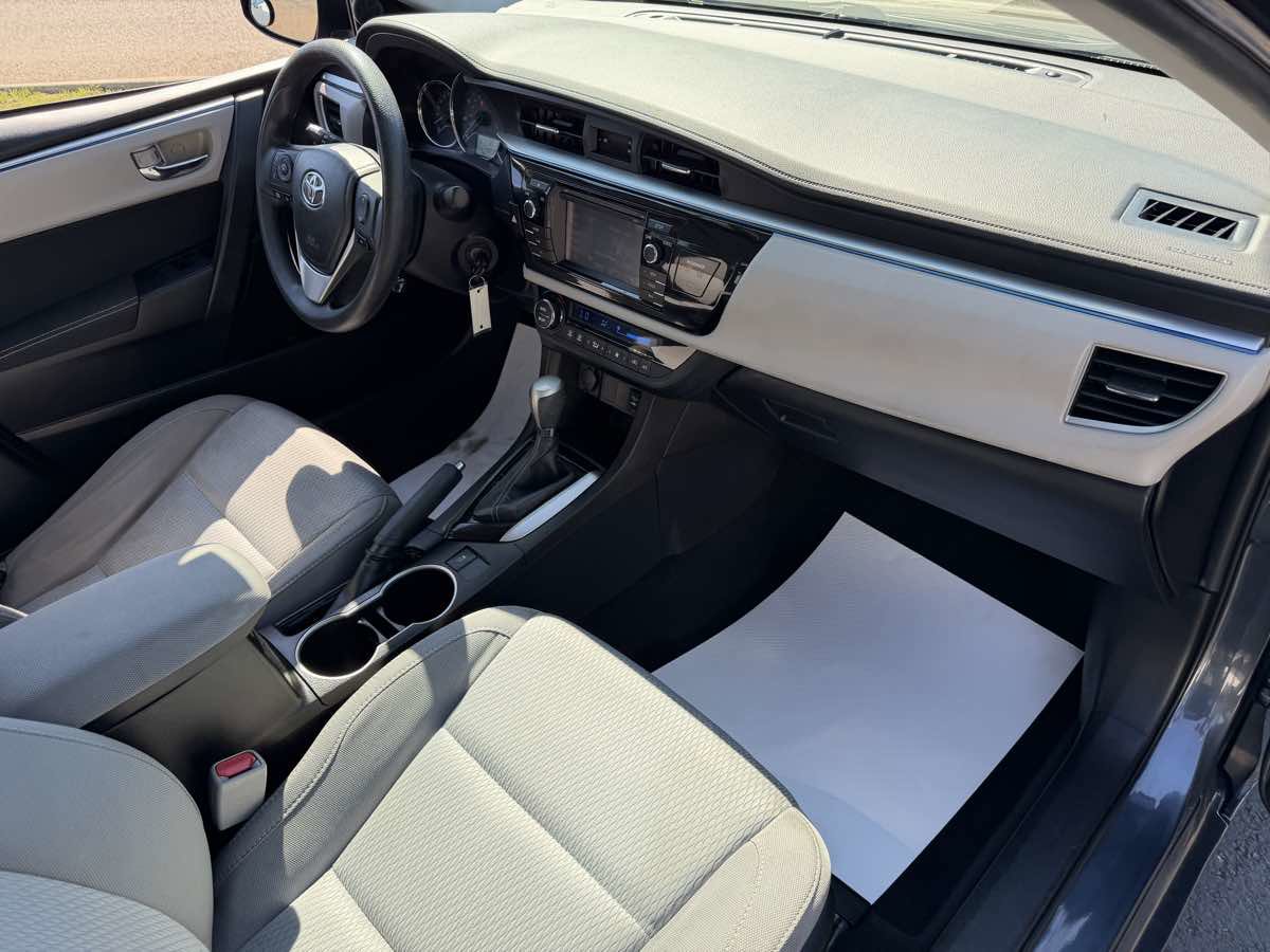 Used 2016 Toyota Corolla LE FWD image 19