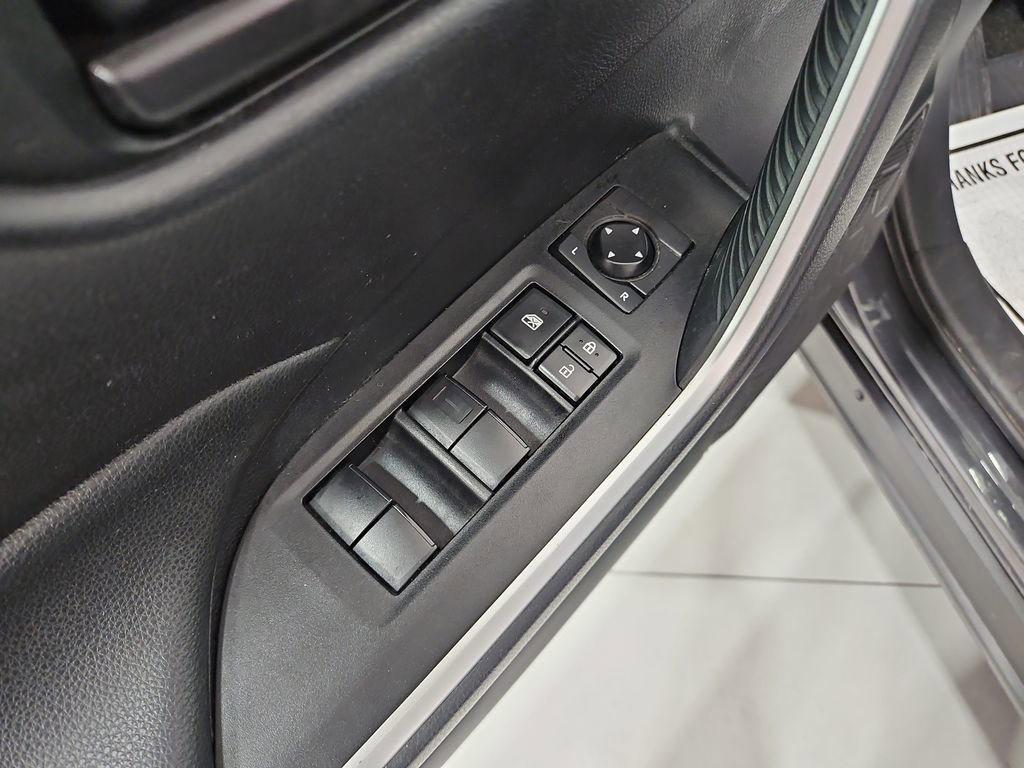 Used 2020 Toyota RAV4 LE image 11