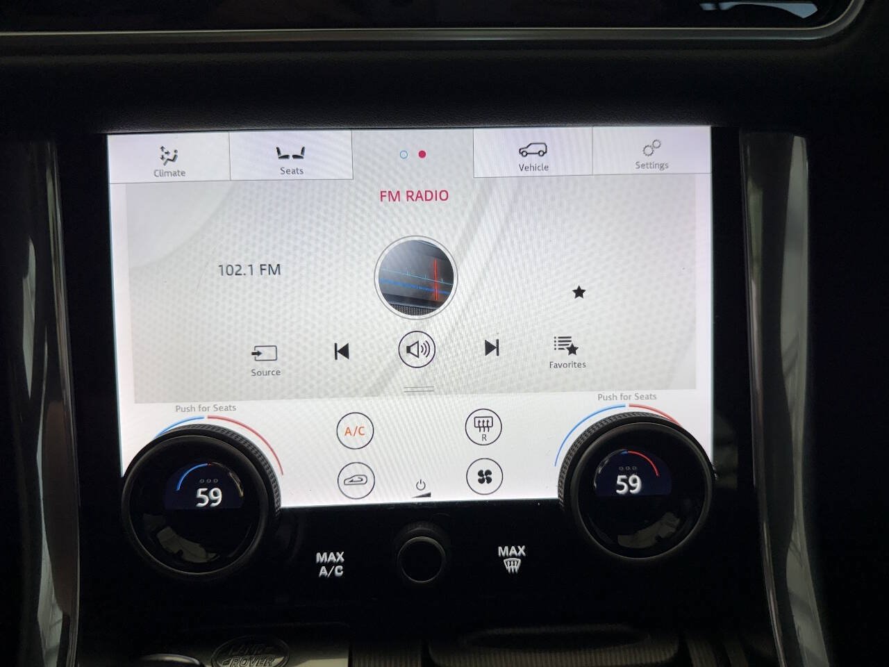 Used 2018 Land Rover Range Rover Sport HSE AWD/4WD image 31
