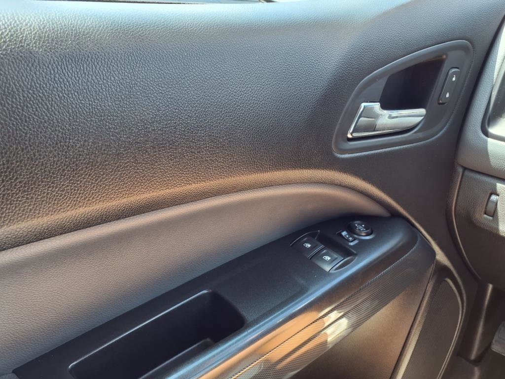 Used 2018 Chevrolet Colorado Z71 AWD/4WD image 18