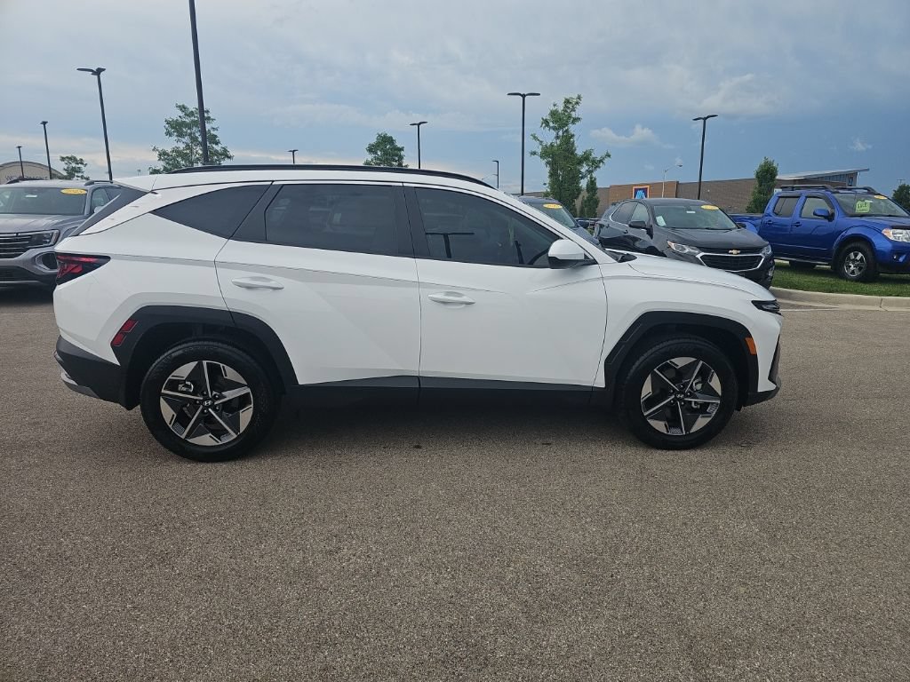 Certified 2025 Hyundai Tucson SEL AWD/4WD image 6