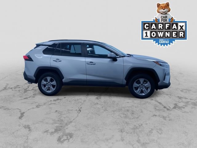 Used 2025 Toyota RAV4 XLE AWD/4WD image 2