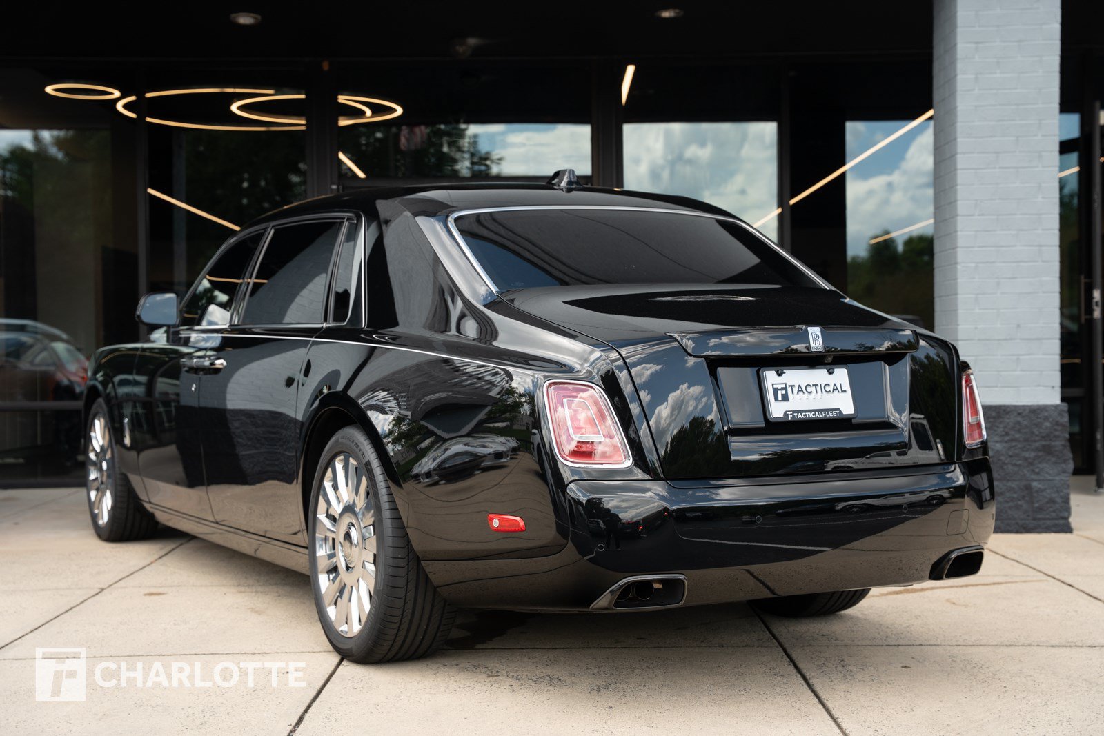 Used 2023 Rolls-Royce Phantom Extended Wheelbase RWD image 16
