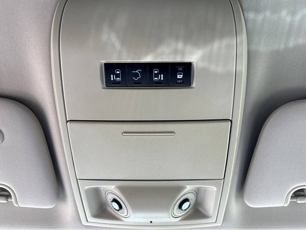 Used 2015 Chrysler Town & Country Touring w/ Driver Convenience Group FWD image 33