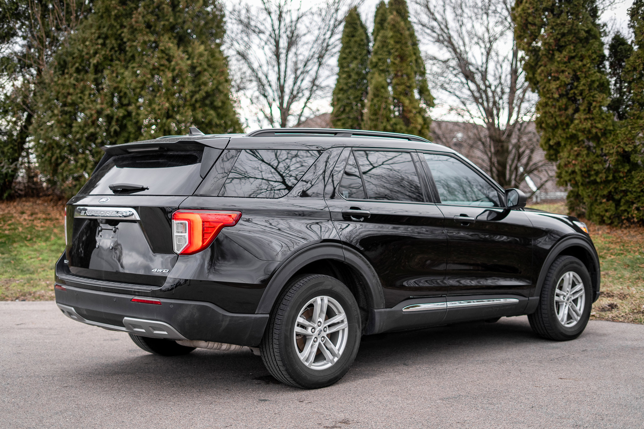 Used 2023 Ford Explorer XLT w/ Equipment Group 202A image 5