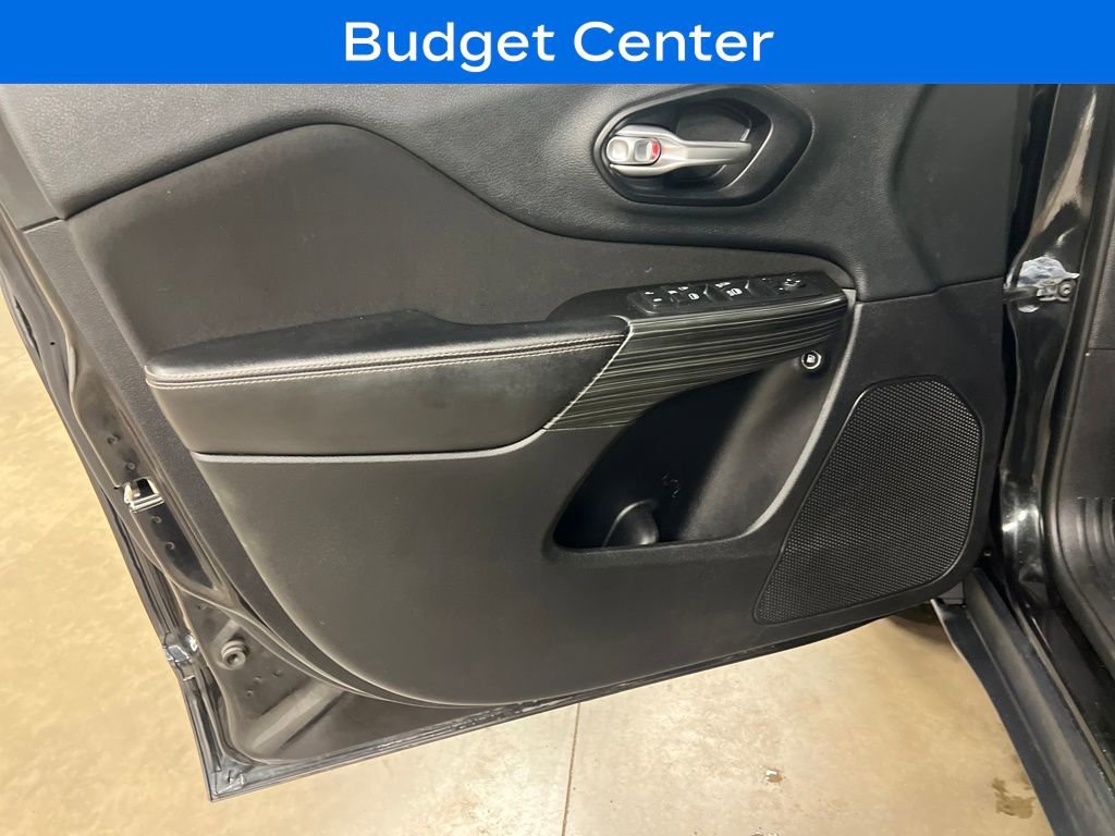 Used 2014 Jeep Cherokee Latitude w/ Cold Weather Group image 14