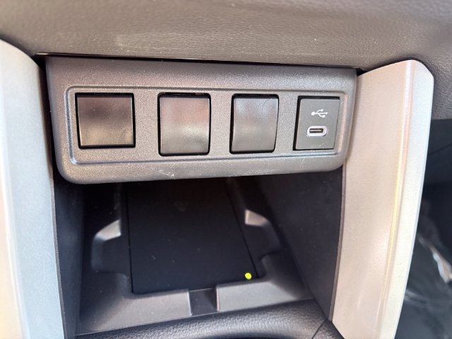 Used 2025 Toyota Corolla Cross LE FWD image 20