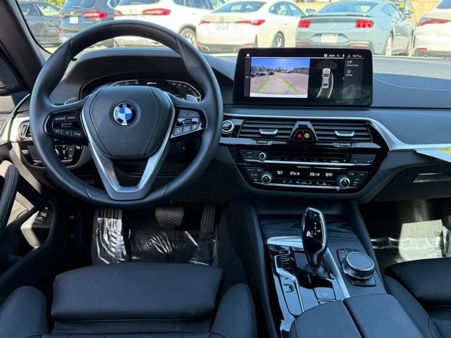 Certified 2023 BMW 530e w/ Premium Package image 31