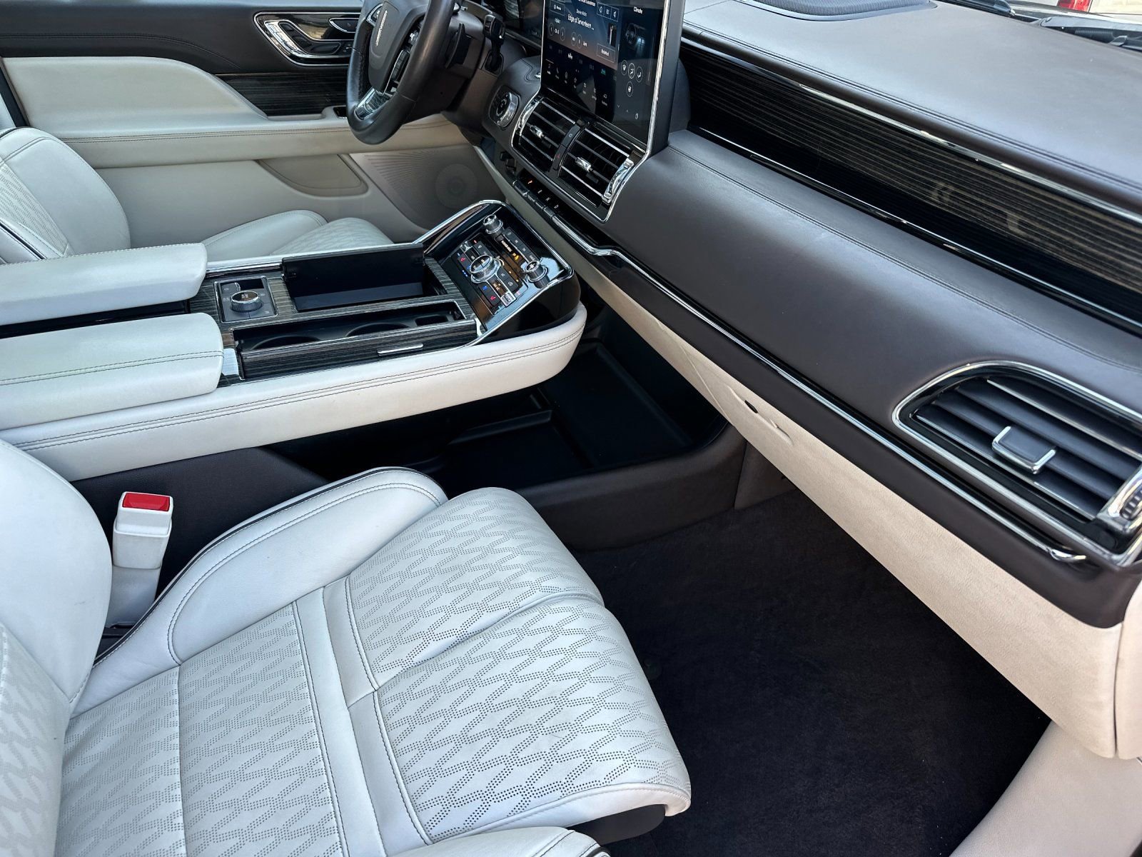 Used 2023 Lincoln Navigator Black Label AWD/4WD image 18