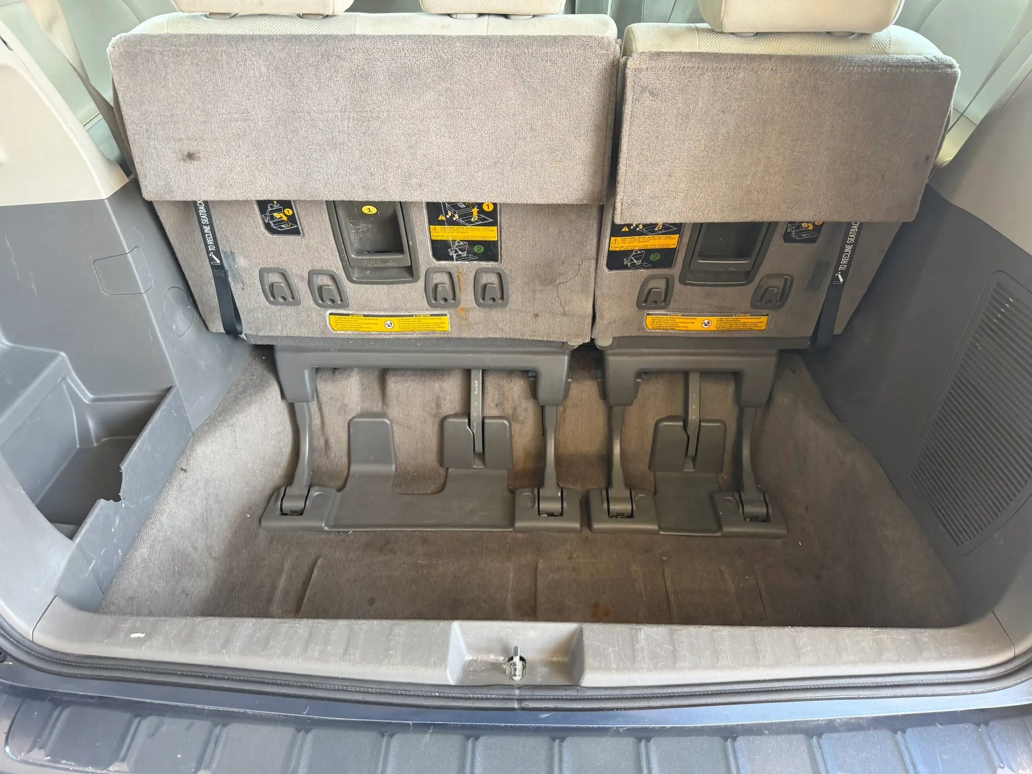 Used 2014 Toyota Sienna L FWD image 22