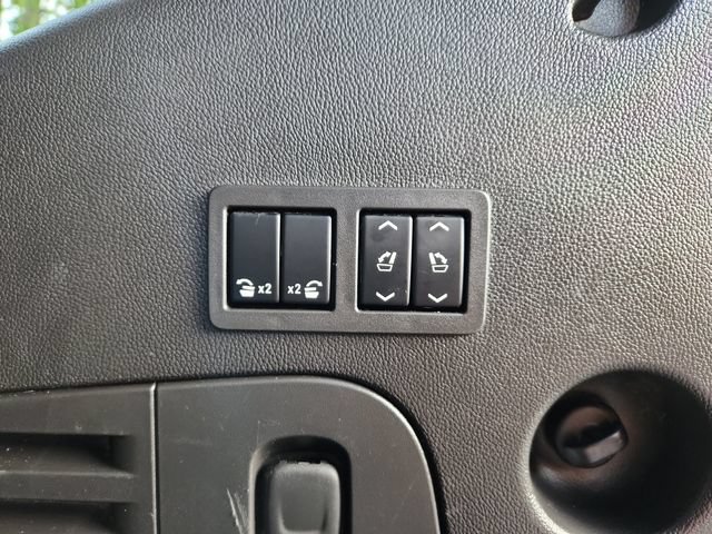 Used 2015 Cadillac Escalade Luxury AWD/4WD image 35